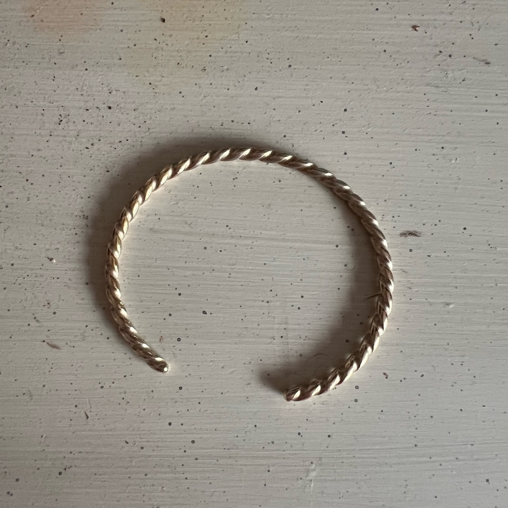 Trollbeads Gold Plated Twisted cuff braclet Sz Small